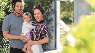 Καλομοίρα: Φωτογραφίζεται με την κόρη της, Αναστασία, λίγο πριν τη βάφτιση!