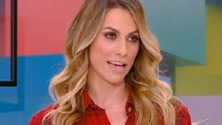 Ντορέττα Παπαδημητρίου: Η απάντηση στα σχόλια περί στημένων τηλεφωνημάτων στην εκπομπή της