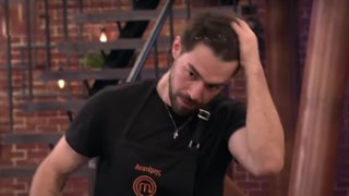 "MasterChef": Το ατύχημα του Λευτέρη στο τεστ δημιουργικότητας