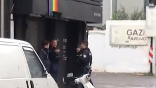 Τρεις τραυματίες από πυροβολισμούς έξω από κλαμπ στο Γκάζι: Αδέρφια τα δύο θύματα, είχαν πάει για μπάτσελορ