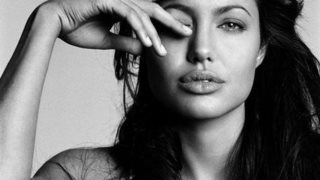 Angelina Jolie: Το σκάφος της στον Άι-Γιαννάκη Πάργας: Φωτογραφίες