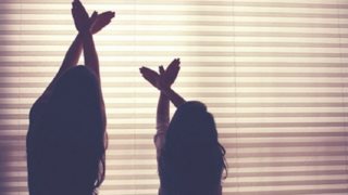 «Γίνομαι ίδια με τη μαμά μου»
: Γίνομαι όσα έχω «μισήσει» και αγαπήσει τόσο πολύ;