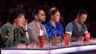 X-Factor | Auditions #7
: Το... Next Top Model, η 52χρονη που κυνηγάει το όνειρό της, ο ευαίσθητος ροκάς &amp; η 17χρονη με την υποτροφία που έκλεψε τις εντυπώσεις