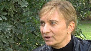 Μάκης Δελαπόρτας: &quot;Δεν μπορεί ένας 60χρονος να γδύνεται μπροστά σε μια 19χρονη και να μην ντρέπεται&quot;