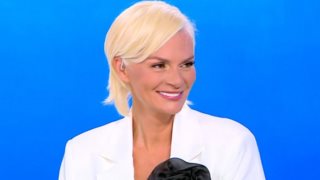 Η Έλενα Χριστοπούλου στη θέση της Αφροδίτης Γραμμέλη - Το καλωσόρισμα της Κατερίνας Καραβάτου