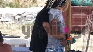 Ελένη Μενεγάκη: Στα πιο τρυφερά στιγμιότυπα με τον γιο της ενώ ο Ματέο κάνει μπάνιο με την μικρή Μαρίνα
