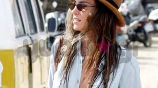 Αθηνά Οικονομάκου: Οι διακοπές στη Μύκονο συνεχίζονται! Με ποια καλή της φίλη την εντόπισε ο φακός;