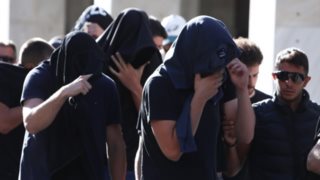 Ν. Φιλαδέλφεια | Πώς οι Ελληνες χούλιγκαν οδήγησαν τους Κροάτες στο γήπεδο της ΑΕΚ - Ο ρόλος του ταξιτζή "Αγιά"