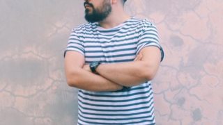 BackPackStories: #1
: Ο SirConstantino εξερευνά την πόλη με τον φακό του &amp; μοιράζεται τα καλύτερα snaps του 24ώρου του!