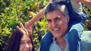 Κατερίνα Μουτσάτσου: Ποζάρει με φουσκωμένη κοιλίτσα έναν μήνα πριν γεννήσει
