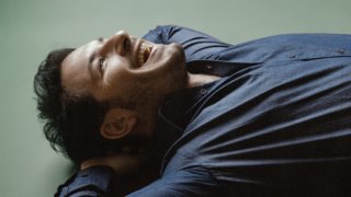 Ο Γιώργος Περρής επιστρέφει και υπόσχεται &quot;Θα σ&#39; αγαπώ&quot;