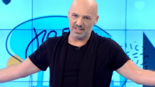 Νίκος Μουτσινάς: Πρεμιέρα... «Για την παρέα» στο Open! Δείτε το video