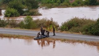 Κακοκαιρία Daniel: "Είναι 100% πνιγμένη στο σπίτι μόνη της" | Συγκλονίζει η κόρη κατάκοιτης 97χρονης στον Παλαμά