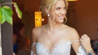 Μαντώ Γαστεράτου: Η πρώτη φωτογραφία με το νυφικό της, λίγο πριν πάει στην εκκλησία!