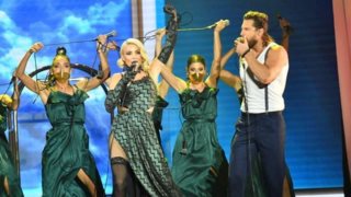 J2US | Η σέξι εμφάνιση της Josephine στο 5ο live show