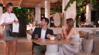 The Bachelor | Ποιες παίκτριες εκνευρίστηκαν στο τριπλό ραντεβού;