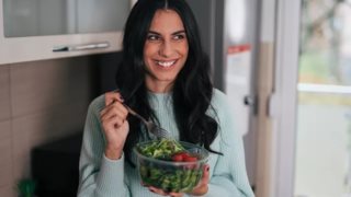 Φάε &quot;έξυπνα&quot;: Οι 4 καλύτερες τροφές και συνδυασμοί για να χάσεις κιλά