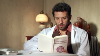 Η Παραλία | Μία αινιγιματική γυναίκα εισβάλλει στη ζωή του Χάρη! Όσα θα δούμε στα νέα επεισόδια