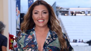 Αυτό είναι το σορτς που ταιριάζει σε όλες τις σιλουέτες | Η Έλενα Παπαρίζου το φόρεσε με τον πιο κομψό τρόπο