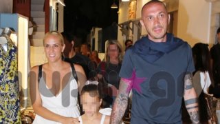 Έλενα Ασημακοπούλου: Με τον Μπρούνο Τσιρίλο και την κόρη τους στην Μύκονο