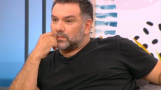 Ο Γρηγόρης Αρναούτογλου Στη Φαίη Σκορδά
 
: Μιλάει για όλα! Οι αποκαλύψεις για το Nomads, η σύγκριση με τον Τανιμανίδη &amp; η υπόσχεση στον γιο του