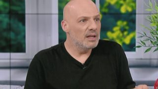 Video Of The Day: «Άναψε» ο Μουτσινάς λόγω ζέστης στο πλατό &amp; απειλούσε να γδυθεί on air! Θα κλαίτε από τα γέλια με όσα έλεγε