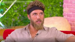 Γιώργος Κόρομι | Μιλά ανοιχτά για την καταγωγή του και ξεκαθαρίζει τα πράγματα