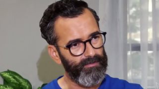 Δείτε τον Άγγελο Μπράτη 20 χρόνια πριν!