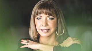 Νάντια Μουρούζη: Οι λόγοι που εγκατέλειψε την Ελλάδα, η νέα σελίδα &amp; ο γάμος στο Παρίσι