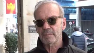 Πέτρος Κωστόπουλος: Τα παιδιά κανονίζουν τη ζωή τους και μία μέρα λένε "Μαμά, μπαμπά, θα κάνουμε αυτό"