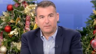 Γιώργος Λιάγκας: &quot;Δεν περίμενες από τον Μπισμπίκη ότι θα ερωτευτεί τόσο τη Βανδή, ότι θα πετάει λουλούδια στα μπουζούκια&quot;