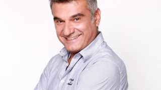 Κώστας Αποστολάκης: Αυτή είναι η νέα του σύντροφος!