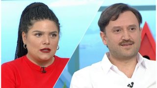 Αργύρης Αγγέλου | Δανάη Μπάρκα: Μιλούν πρώτη φορά για την αντικατάσταση της Ελένης  Καστάνη από τη Βίκυ Σταυροπούλου