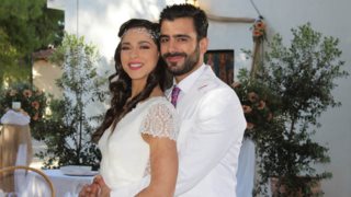 Έλα Στη Θέση Μου: Νέες εξελίξεις: Η Φαίη πέφτει στην παγίδα του Αντρέα &amp; ο γάμος του Αχιλλέα και της Ρενάτας έφτασε με πολλά απρόοπτα!