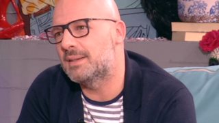 Ο Νίκος Μουτσινάς Στη Φαίη Σκορδά
 
: Οι αποκαλύψεις για την προσωπική του ζωή &amp; οι αιχμές για τον ΑΝΤ1