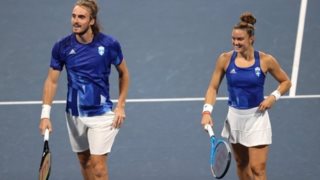 Τραγωδία στα Τέμπη | Στέφανος Τσιτσιπάς και Μαρία Σάκκαρη στέλνουν το δικό τους μήνυμα συμπαράστασης