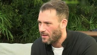 Ο Αντίνοος Αλμπάνης μάς συστήνει τον μπαμπά του