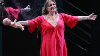 Μαρία Καβογιάννη: Η μεγάλη επιστροφή στο θέατρο Τέχνης: Ποιοι βρέθηκαν στην πρεμιέρα της παράστασης «Προς Ελευσίνα»;