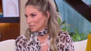 Αθηνά Οικονομάκου: &quot;Με τρομάζει που τα παιδιά μου δεν έχουν περάσει δυσκολίες - Ζουν σε ένα σύννεφο, δεν είναι απλά τα πράγματα εκεί έξω&quot;