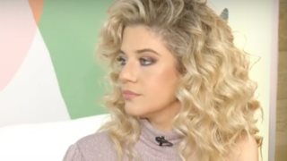 Τζένη Θεωνά: &quot;Κρύβομαι στο αυτοκίνητο και τρώω γλυκά πριν ανέβω σπίτι μου&quot;