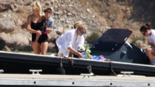 Γιώργος Λιάγκας: Στο πλευρό της Φαίης Σκορδά στο Πόρτο Χέλι! Το πρώτο καλοκαίρι μετά τον χωρισμό &amp; οι χαλαρές στιγμές με τα παιδιά τους