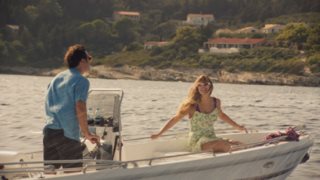 Η Κλέλια Ανδριολάτου εν πλω με τον Χριστόφορο Παπακαλιάτη λίγο πριν την πρεμιέρα του Maestro