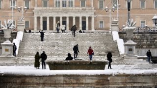 Τι δείχνουν τα Μερομήνια για τον φετινό χειμώνα: Πότε θα χιονίσει, πώς θα κάνουμε Χριστούγεννα