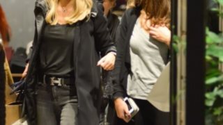 Διάσημες Ελληνίδες: Τι επιλέγουν να φορέσουν σε μια χαλαρή βόλτα;