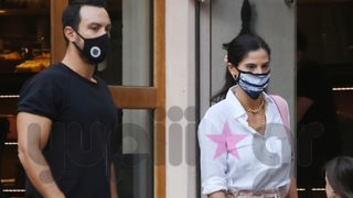 Χριστίνα Μπόμπα &amp; Σάκης Τανιμανίδης: Βόλτα στο κέντρο της Αθήνας | Όλες οι φωτογραφίες