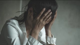 Συγκλονίζει η σεναριογράφος Κατερίνα Μαυρίκη: Γνωστός ηθοποιός και σκηνοθέτης με βίασε το 2013