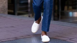 Εσπαντρίγιες: Πώς θα φορέσει τα πιο καλοκαιρινά αντρικά υποδήματα;
