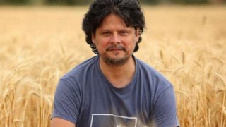 Ο Λευτέρης Χαρίτος στη Μάνη για τα γυρίσματα του δεύτερου κύκλου της &quot;Μάγισσας&quot;