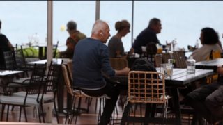 "Πόρτα" στους ανεμβολίαστους: Τι θα ισχύσει από τον φθινόπωρο σε κλειστούς χώρους, μπαρ, εστιατόρια και κέντρα διασκέδασης