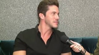 Νίκος Οικονομόπουλος
: Οι ατάκες που θα συζητηθούν: «Γιατί επιμένεις τόσο; Είμαι άντρας»